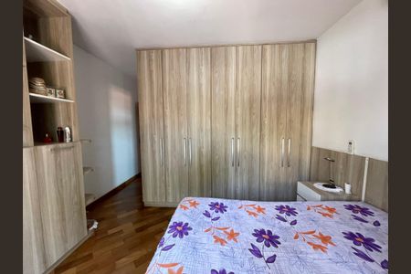 Casa à venda com 235m², 3 quartos e 5 vagasSuíte 1