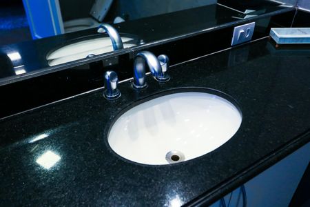 Casa à venda com 563m², 3 quartos e 4 vagasBanheiro da Suíte 1