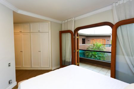 Casa à venda com 563m², 3 quartos e 4 vagasSuíte 2