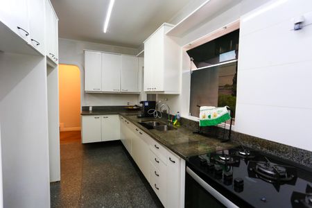 Casa à venda com 563m², 3 quartos e 4 vagasCozinha