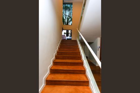 Casa à venda com 563m², 3 quartos e 4 vagasEscada