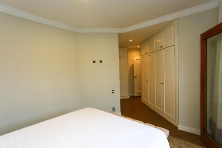 Casa à venda com 563m², 3 quartos e 4 vagasSuíte 2