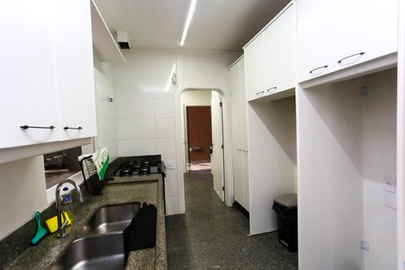 Casa à venda com 563m², 3 quartos e 4 vagasCozinha