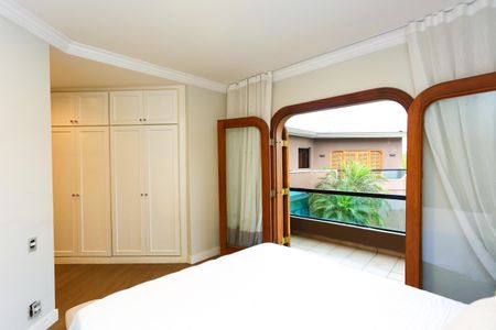 Casa à venda com 563m², 3 quartos e 4 vagasSuíte 2