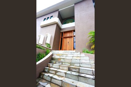 Casa à venda com 563m², 3 quartos e 4 vagasFachada e portaria