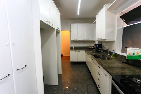 Casa à venda com 563m², 3 quartos e 4 vagasCozinha
