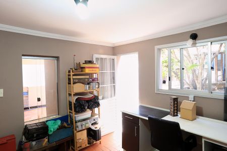 Casa à venda com 272m², 5 quartos e 8 vagas Casa à venda com 272m², 5 quartos e 8 vagasEspaço Leitura