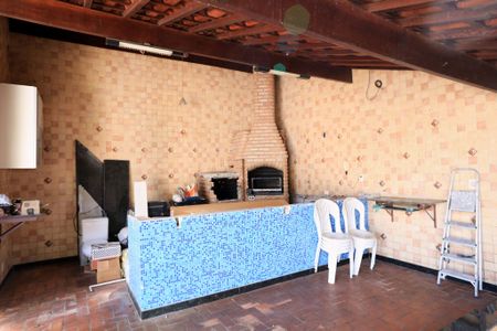 Casa à venda com 272m², 5 quartos e 8 vagas Casa à venda com 272m², 5 quartos e 8 vagasChurrasqueira