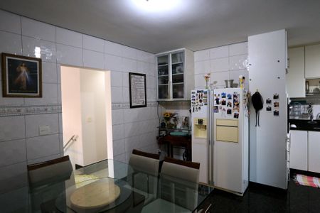 Casa à venda com 272m², 5 quartos e 8 vagas Casa à venda com 272m², 5 quartos e 8 vagasCopa