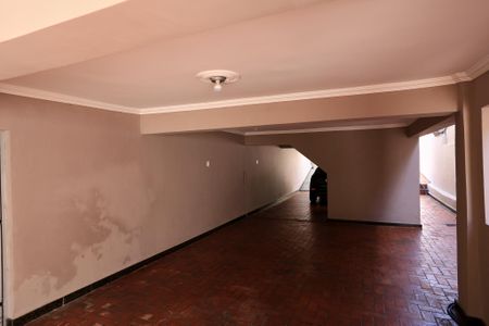 Casa à venda com 272m², 5 quartos e 8 vagas Casa à venda com 272m², 5 quartos e 8 vagasGaragem