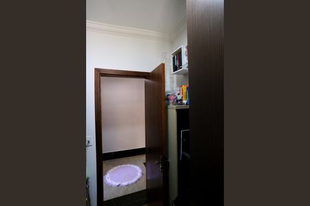 Casa à venda com 272m², 5 quartos e 8 vagas Casa à venda com 272m², 5 quartos e 8 vagasCloset