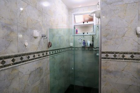 Casa à venda com 272m², 5 quartos e 8 vagas Casa à venda com 272m², 5 quartos e 8 vagasBanheiro