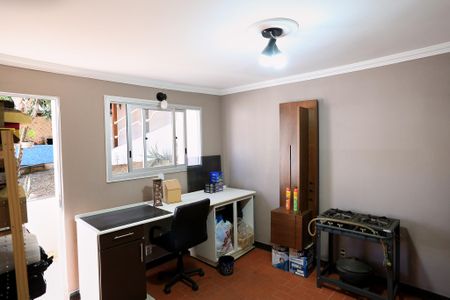 Casa à venda com 272m², 5 quartos e 8 vagas Casa à venda com 272m², 5 quartos e 8 vagasEspaço Leitura