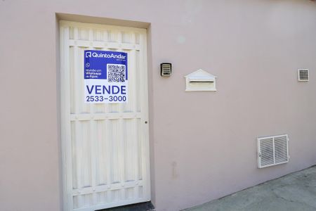 Casa à venda com 272m², 5 quartos e 8 vagas Casa à venda com 272m², 5 quartos e 8 vagasPlaquinha