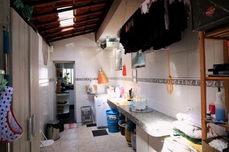 Casa à venda com 272m², 5 quartos e 8 vagas Casa à venda com 272m², 5 quartos e 8 vagasÁrea de Serviço