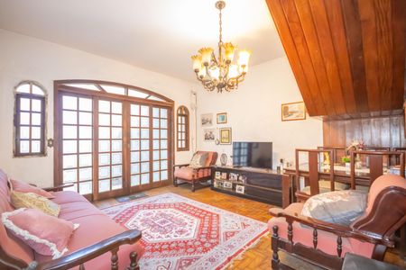 Casa à venda com 450m², 3 quartos e 5 vagas Casa à venda com 450m², 3 quartos e 5 vagasSala