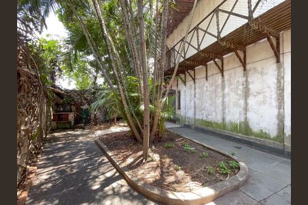 Casa à venda com 450m², 3 quartos e 5 vagas Casa à venda com 450m², 3 quartos e 5 vagasQuintal