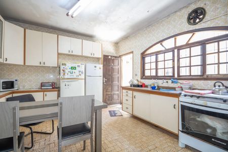 Casa à venda com 450m², 3 quartos e 5 vagas Casa à venda com 450m², 3 quartos e 5 vagasCozinha