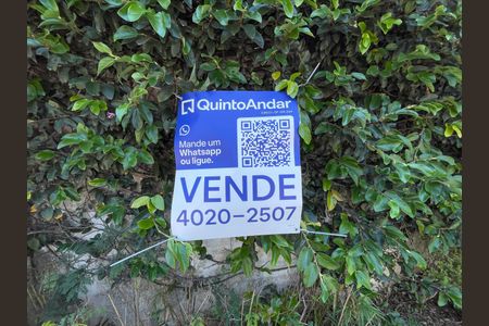 Casa à venda com 450m², 3 quartos e 5 vagas Casa à venda com 450m², 3 quartos e 5 vagasPlaca