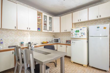 Casa à venda com 450m², 3 quartos e 5 vagas Casa à venda com 450m², 3 quartos e 5 vagasCozinha