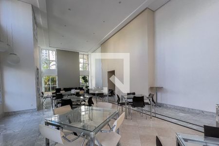 Apartamento à venda com 195m², 3 quartos e 3 vagas Apartamento à venda com 195m², 3 quartos e 3 vagasÁrea comum - Salão de festas