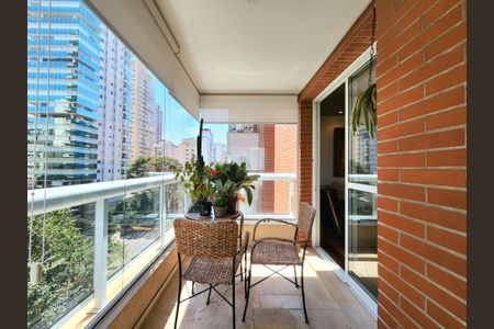 Apartamento à venda com 195m², 3 quartos e 3 vagas Apartamento à venda com 195m², 3 quartos e 3 vagasVaranda