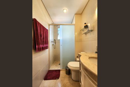 Apartamento à venda com 195m², 3 quartos e 3 vagas Apartamento à venda com 195m², 3 quartos e 3 vagasBanheiro da Suíte 1