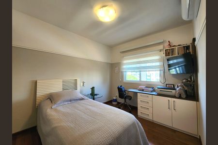 Apartamento à venda com 195m², 3 quartos e 3 vagas Apartamento à venda com 195m², 3 quartos e 3 vagasSuíte 1