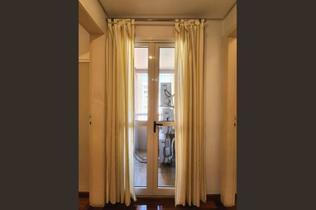 Apartamento à venda com 195m², 3 quartos e 3 vagas Apartamento à venda com 195m², 3 quartos e 3 vagasCorredor