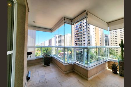 Apartamento à venda com 195m², 3 quartos e 3 vagas Apartamento à venda com 195m², 3 quartos e 3 vagasVaranda