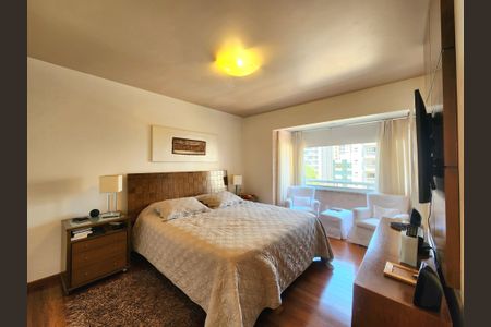 Apartamento à venda com 195m², 3 quartos e 3 vagas Apartamento à venda com 195m², 3 quartos e 3 vagasSuíte 3