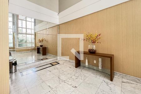 Apartamento à venda com 195m², 3 quartos e 3 vagas Apartamento à venda com 195m², 3 quartos e 3 vagasHall social