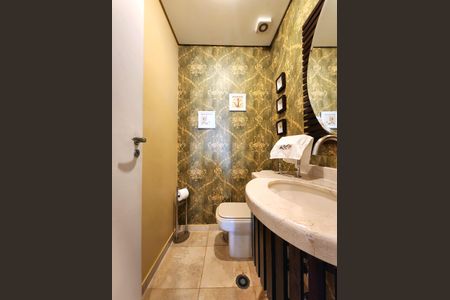 Apartamento à venda com 195m², 3 quartos e 3 vagas Apartamento à venda com 195m², 3 quartos e 3 vagasLavabo