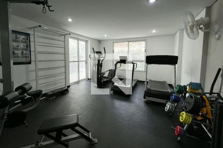 Apartamento à venda com 195m², 3 quartos e 3 vagas Apartamento à venda com 195m², 3 quartos e 3 vagasÁrea comum - Academia