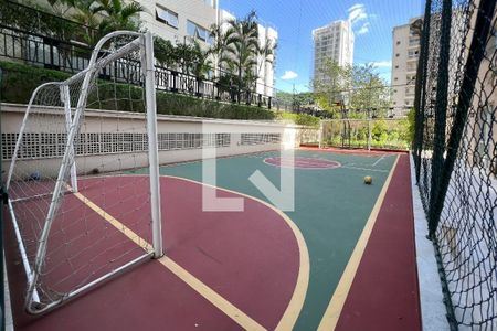 Apartamento à venda com 195m², 3 quartos e 3 vagas Apartamento à venda com 195m², 3 quartos e 3 vagasÁrea comum - Quadra