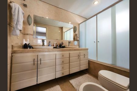 Apartamento à venda com 195m², 3 quartos e 3 vagas Apartamento à venda com 195m², 3 quartos e 3 vagasBanheiro da Suíte 3