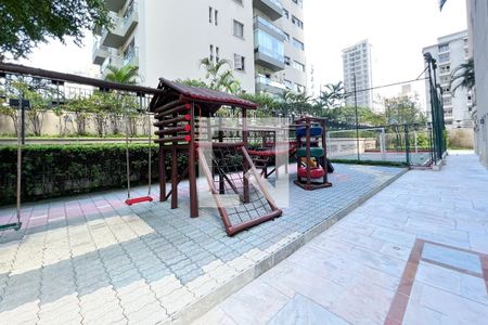 Apartamento à venda com 195m², 3 quartos e 3 vagas Apartamento à venda com 195m², 3 quartos e 3 vagasÁrea comum - Playground