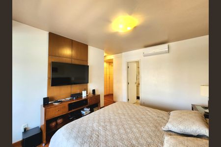 Apartamento à venda com 195m², 3 quartos e 3 vagas Apartamento à venda com 195m², 3 quartos e 3 vagasSuíte 3