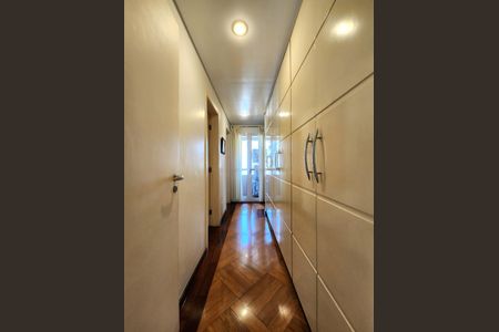 Apartamento à venda com 195m², 3 quartos e 3 vagas Apartamento à venda com 195m², 3 quartos e 3 vagasCorredor