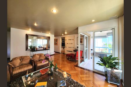 Apartamento à venda com 195m², 3 quartos e 3 vagas Apartamento à venda com 195m², 3 quartos e 3 vagasSala