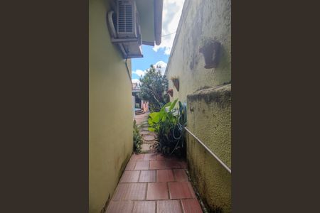 Casa à venda com 140m², 5 quartos e 2 vagasCorredor