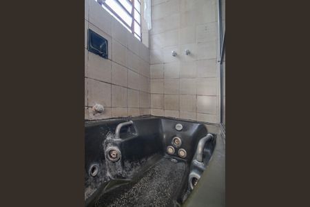 Casa à venda com 140m², 5 quartos e 2 vagasBanheiro social