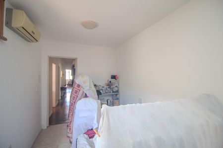 Casa à venda com 140m², 5 quartos e 2 vagasEdícula