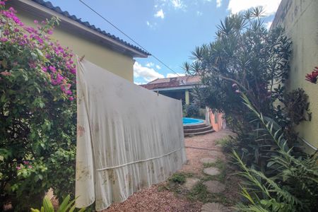 Casa à venda com 140m², 5 quartos e 2 vagasQuintal/Piscina