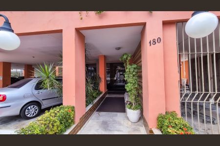 Apartamento à venda com 68m², 2 quartos e 1 vagaentrada prédio