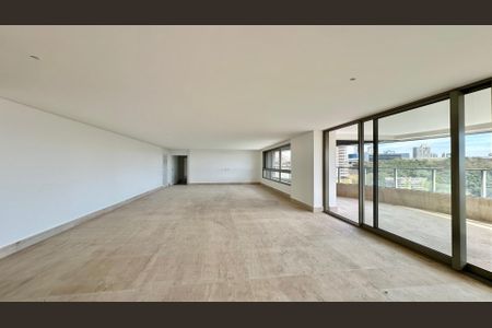 Apartamento à venda com 323m², 4 quartos e 4 vagas