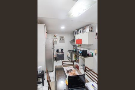 Casa à venda com 67m², 2 quartos e 2 vagas Casa à venda com 67m², 2 quartos e 2 vagasCozinha