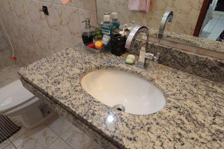 Casa à venda com 167m², 3 quartos e 3 vagasBanheiro da Suite