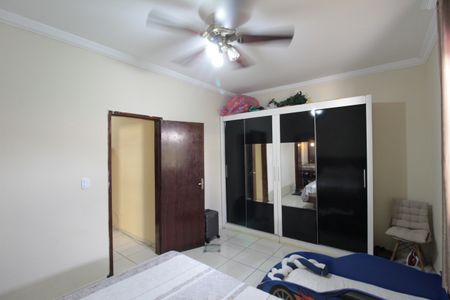 Casa à venda com 167m², 3 quartos e 3 vagasSuite