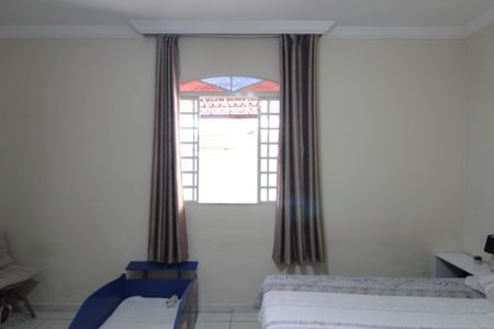 Casa à venda com 167m², 3 quartos e 3 vagasSuite